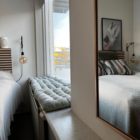 Charming Deluxe Apartment Акурейрі Екстер'єр фото