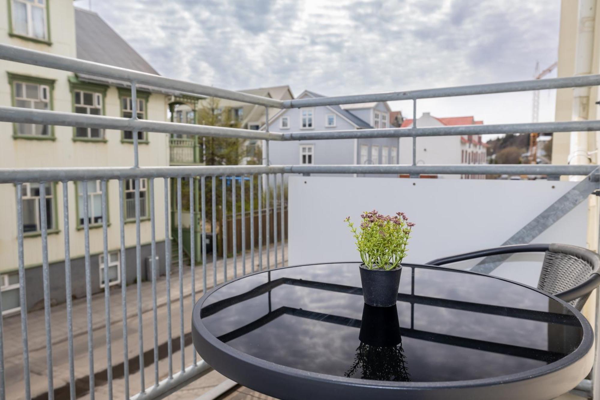 Charming Deluxe Apartment Акурейрі Номер фото